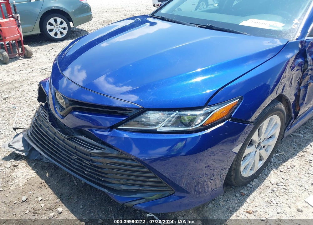 2018 TOYOTA CAMRY LE VIN: 4T1B11HK4JU569005