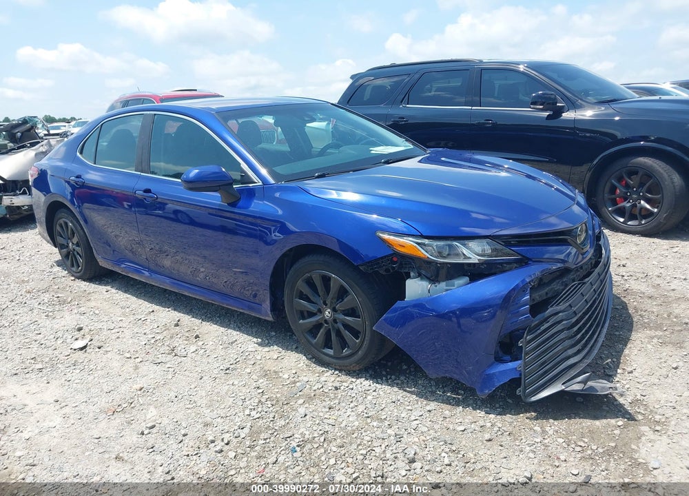 2018 TOYOTA CAMRY LE VIN: 4T1B11HK4JU569005