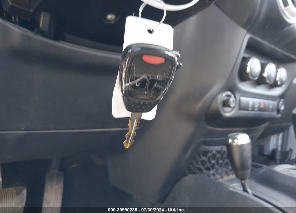 2014 JEEP WRANGLER UNLIMITED SAHARA VIN: 1C4BJWEG2EL157338