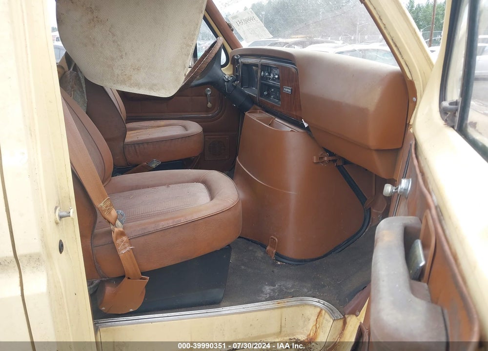 1981 FORD ECONOLINE E150 VIN: 1FMDE11E1BHB11028