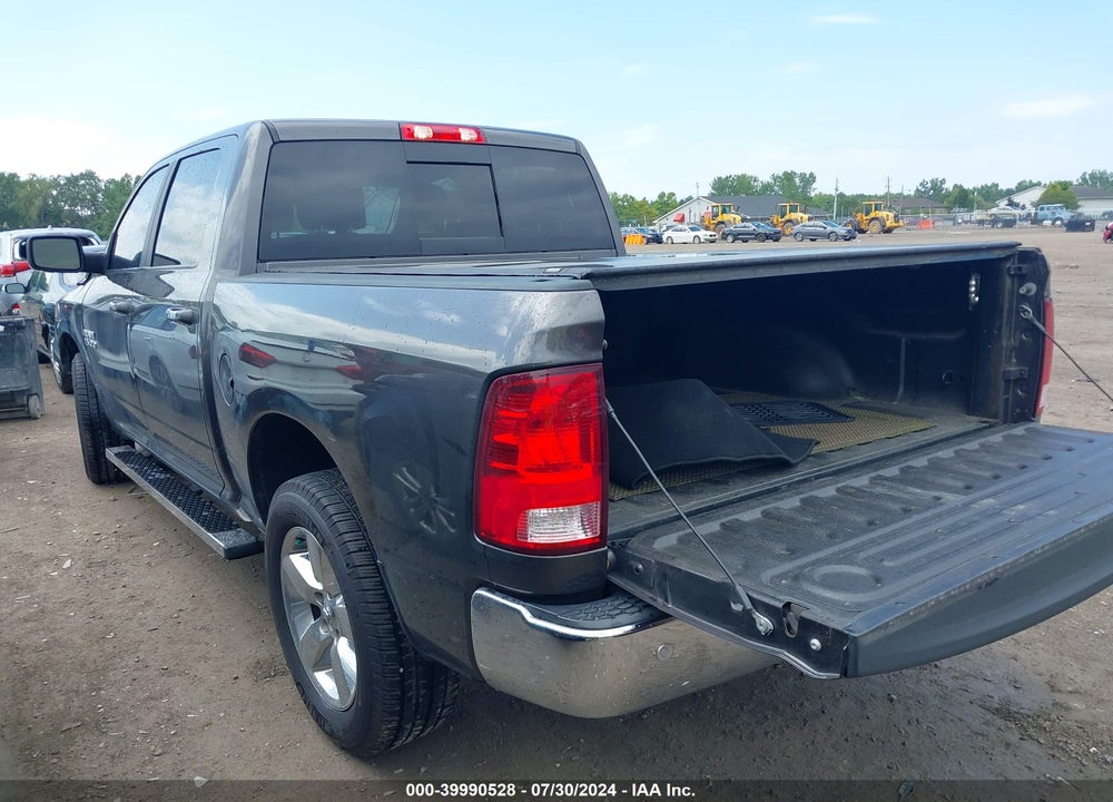 2018 RAM 1500 BIG HORN 4X4 5'7 BOX VIN: 3C6RR7LGXJG251112