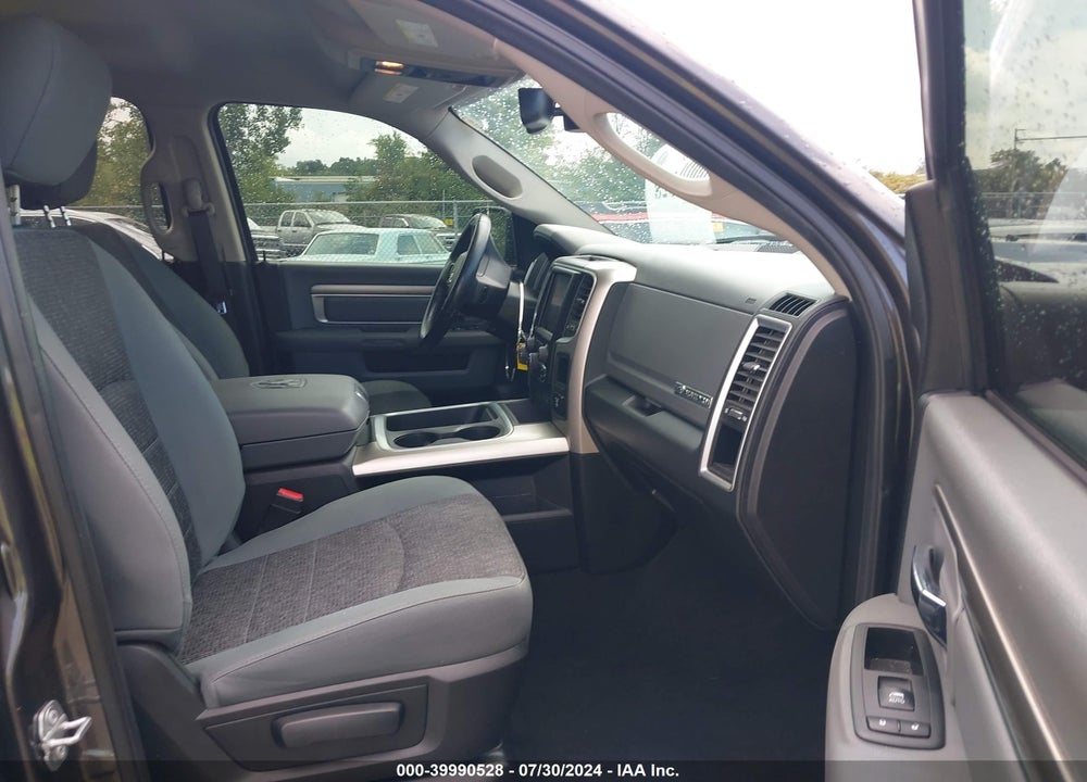 2018 RAM 1500 BIG HORN 4X4 5'7 BOX VIN: 3C6RR7LGXJG251112