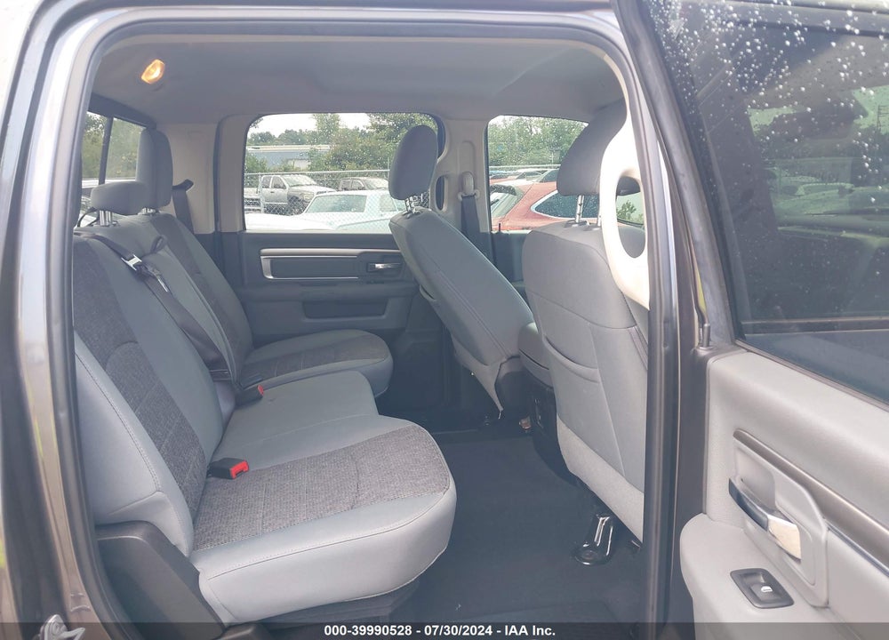 2018 RAM 1500 BIG HORN 4X4 5'7 BOX VIN: 3C6RR7LGXJG251112