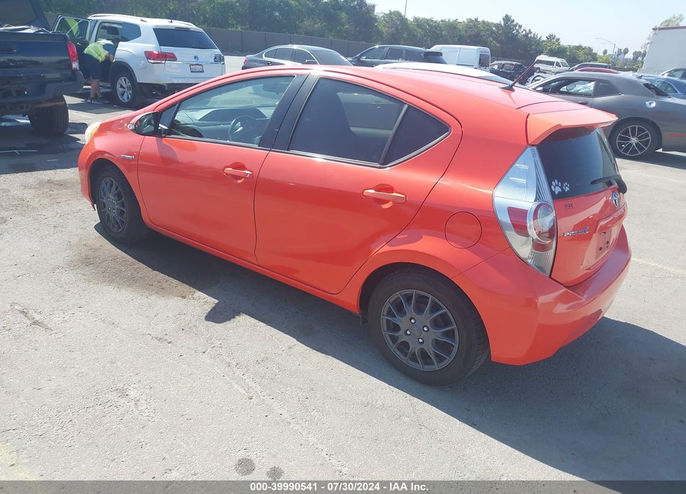 2014 TOYOTA PRIUS C ONE VIN: JTDKDTB33E1059633