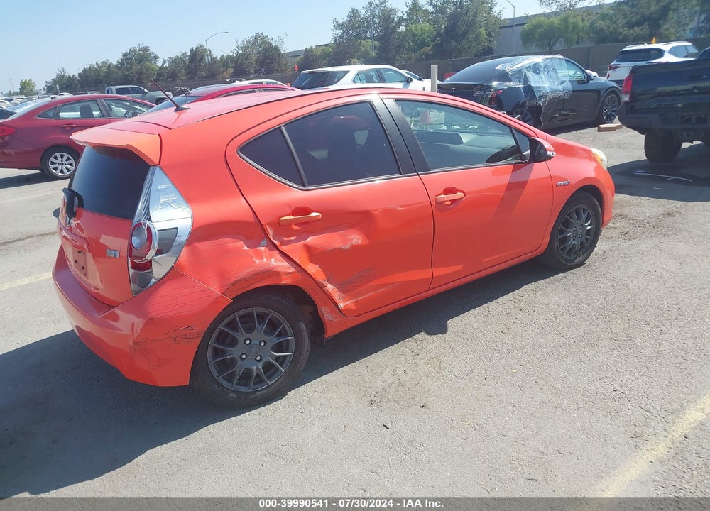 2014 TOYOTA PRIUS C ONE VIN: JTDKDTB33E1059633
