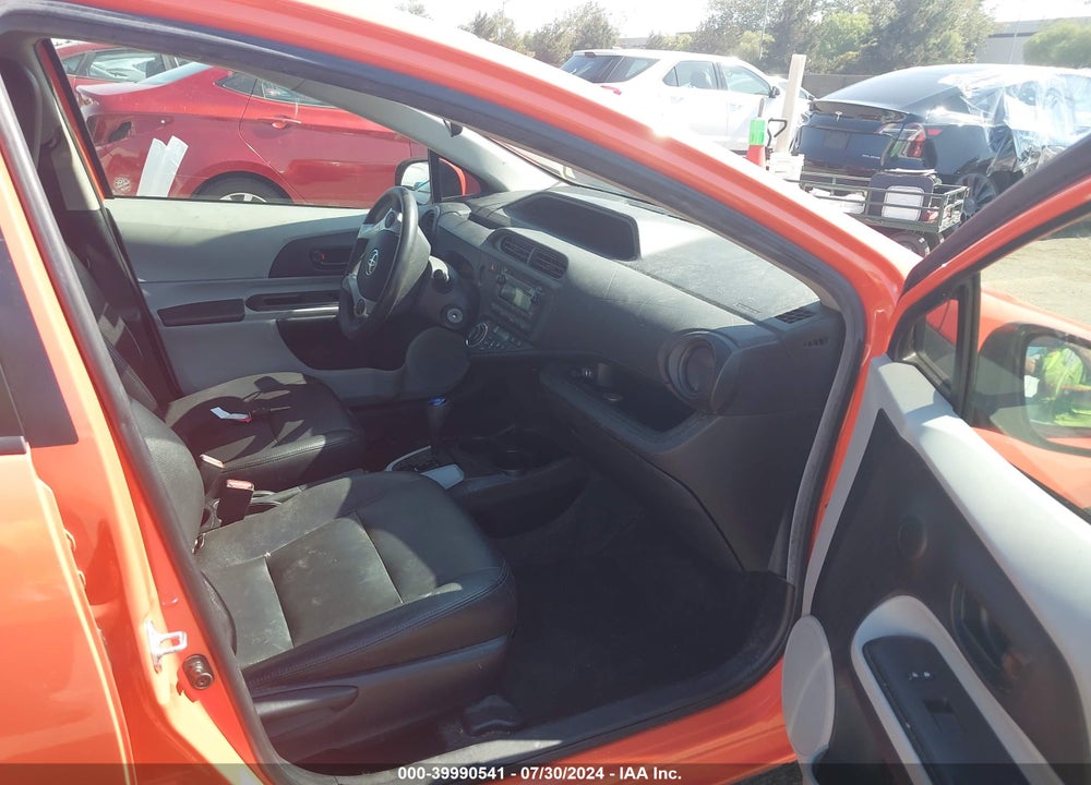 2014 TOYOTA PRIUS C ONE VIN: JTDKDTB33E1059633