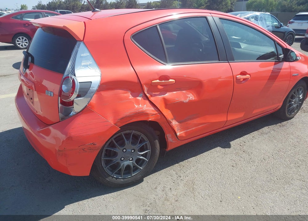 2014 TOYOTA PRIUS C ONE VIN: JTDKDTB33E1059633