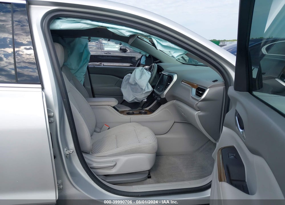 2018 GMC ACADIA VIN: 1GKKNKLAXJZ152072