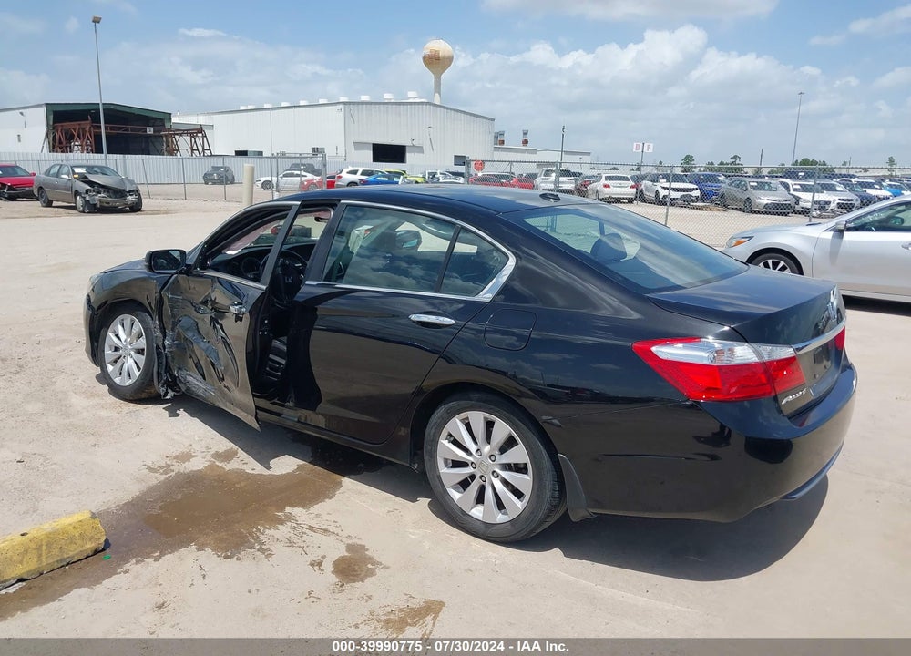 2015 HONDA ACCORD VIN: 1HGCR2F82FA063388