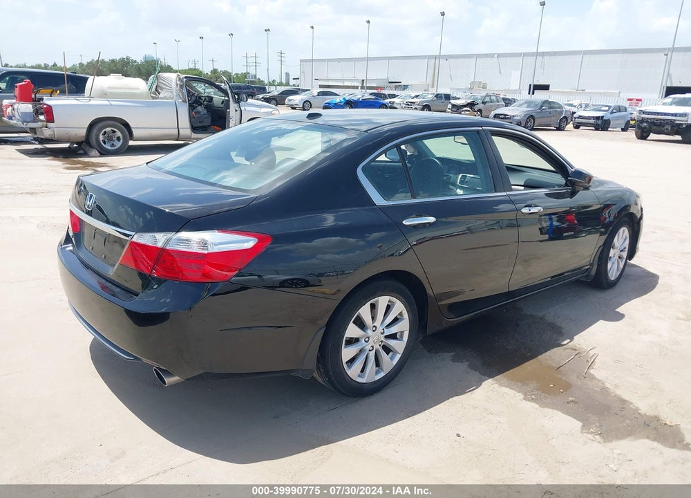 2015 HONDA ACCORD VIN: 1HGCR2F82FA063388
