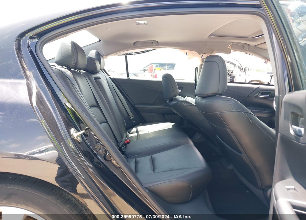 2015 HONDA ACCORD VIN: 1HGCR2F82FA063388