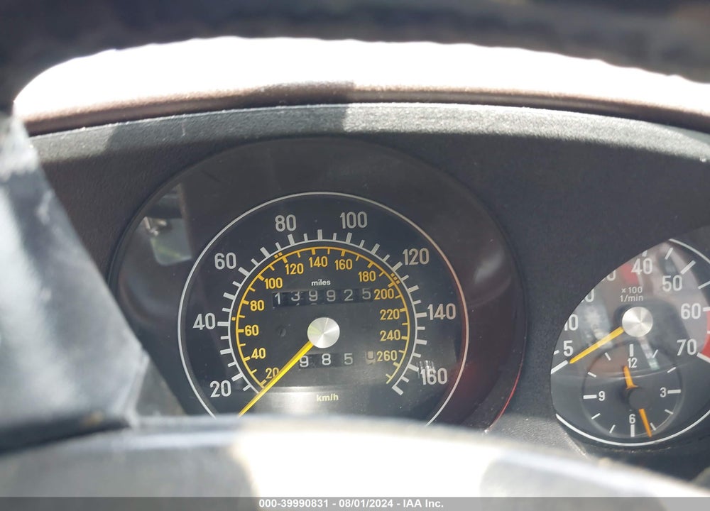 1989 MERCEDES-BENZ 560 SL VIN: WDBBA48D3KA103901