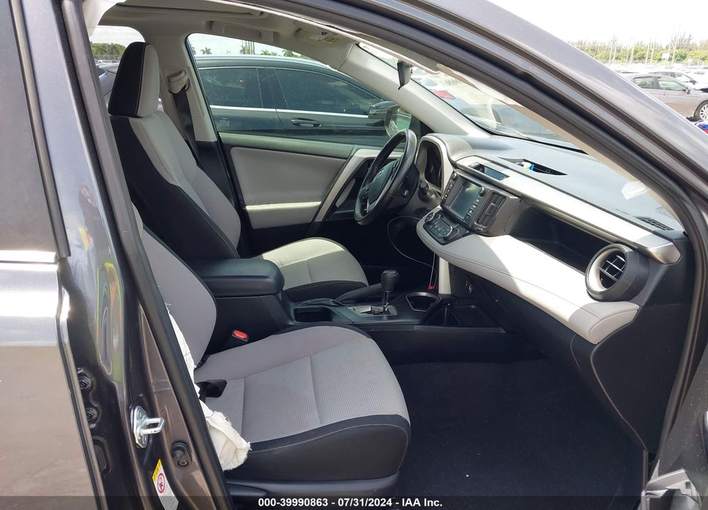 2017 TOYOTA RAV4 XLE VIN: JTMWFREV0HJ702522