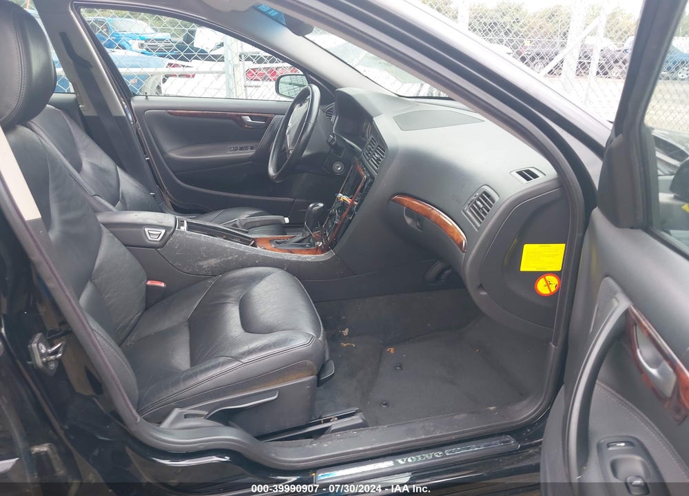 2005 VOLVO S60 2.4 VIN: YV1RS612352449246