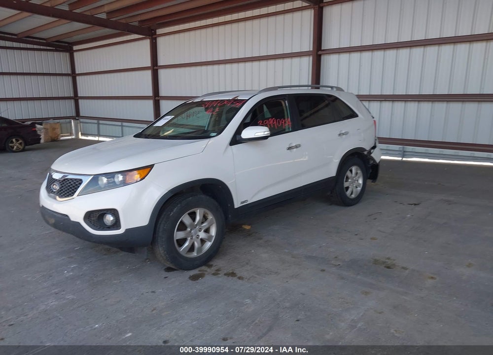 2011 KIA SORENTO LX VIN: 5XYKTCA18BG136947