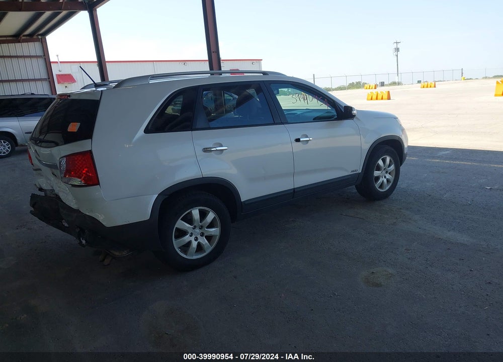 2011 KIA SORENTO LX VIN: 5XYKTCA18BG136947