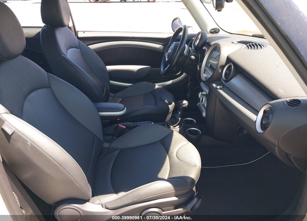 2010 MINI COOPER S VIN: WMWMF7C57ATZ72806