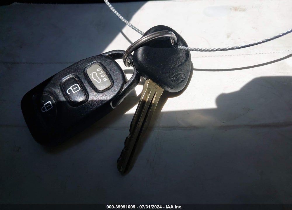 2014 HYUNDAI ELANTRA LIMITED VIN: KMHDH4AE4EU160826