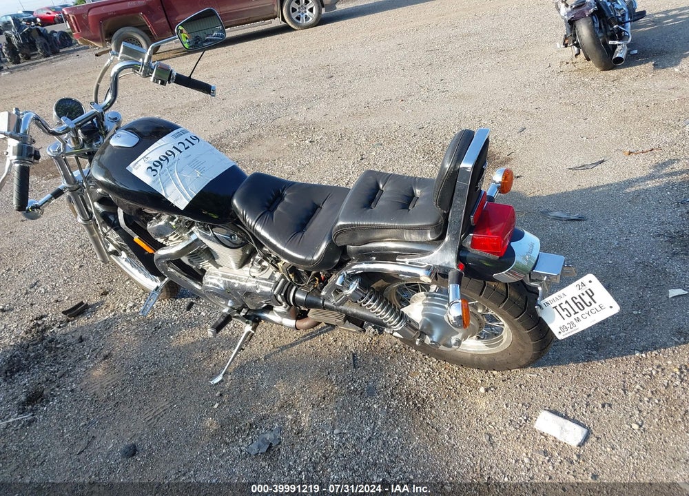 1994 SUZUKI VS800 GLP VIN: JS1VS52A4R2101623