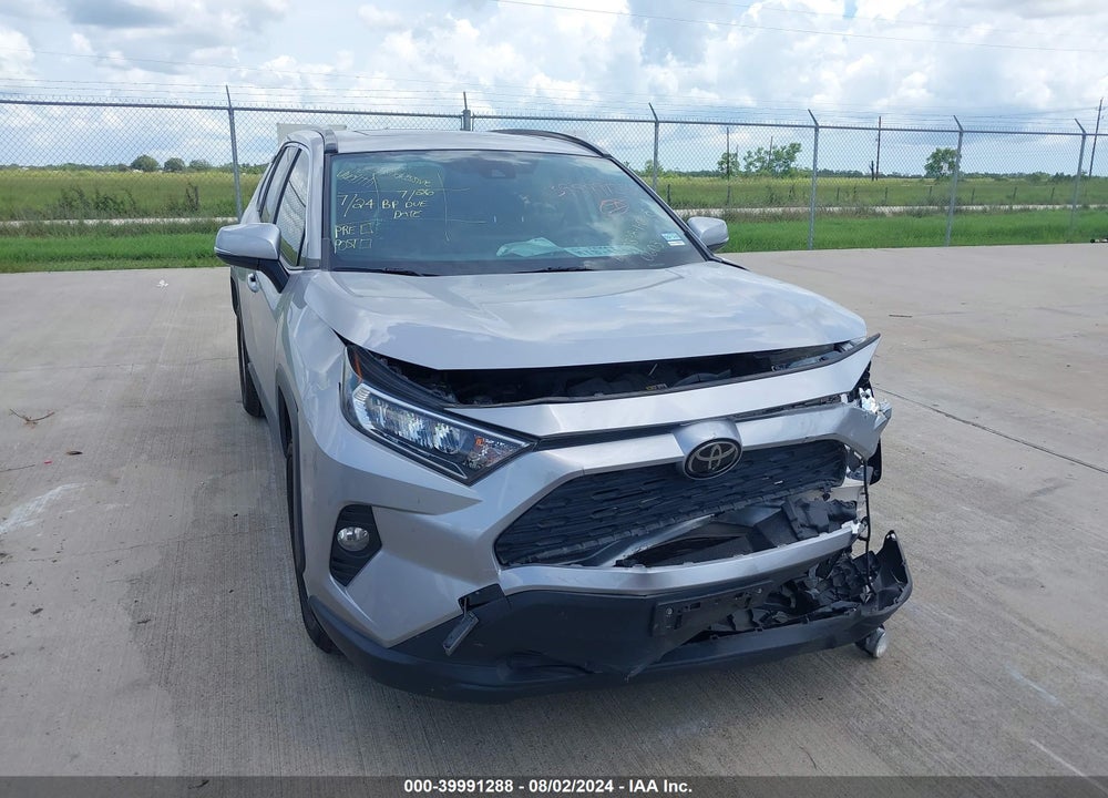 2019 TOYOTA RAV4 XLE VIN: JTMW1RFVXKD030603