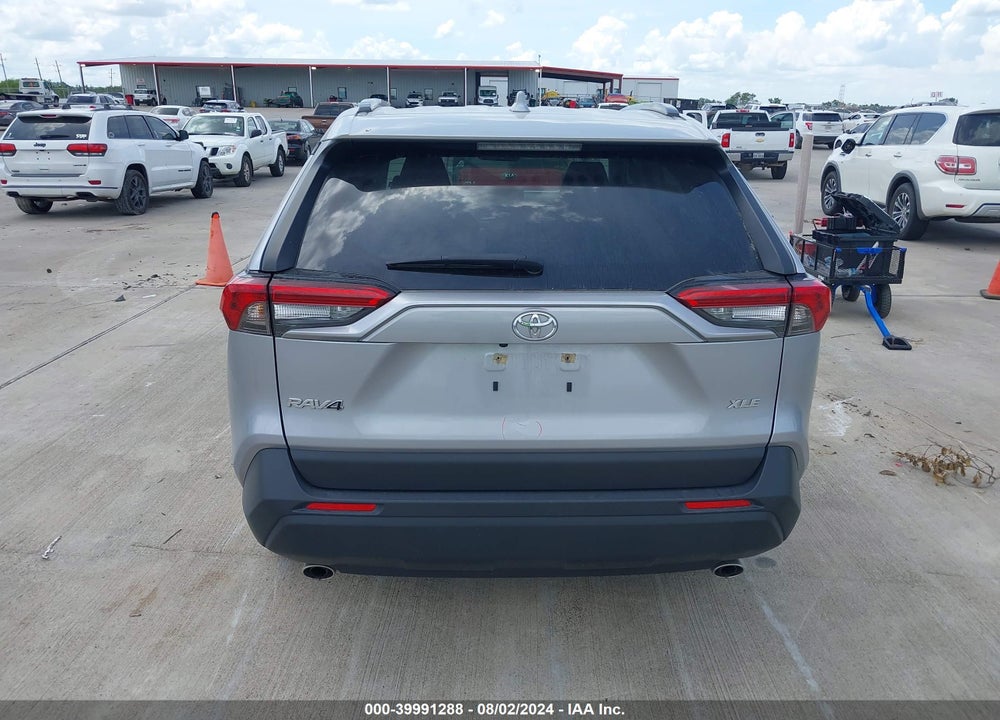 2019 TOYOTA RAV4 XLE VIN: JTMW1RFVXKD030603
