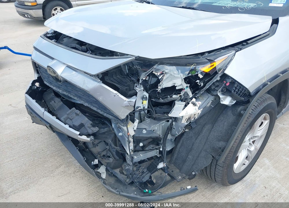 2019 TOYOTA RAV4 XLE VIN: JTMW1RFVXKD030603