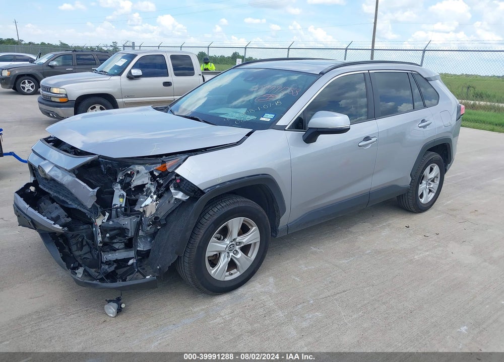 2019 TOYOTA RAV4 XLE VIN: JTMW1RFVXKD030603