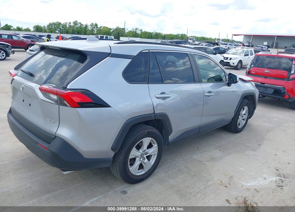 2019 TOYOTA RAV4 XLE VIN: JTMW1RFVXKD030603