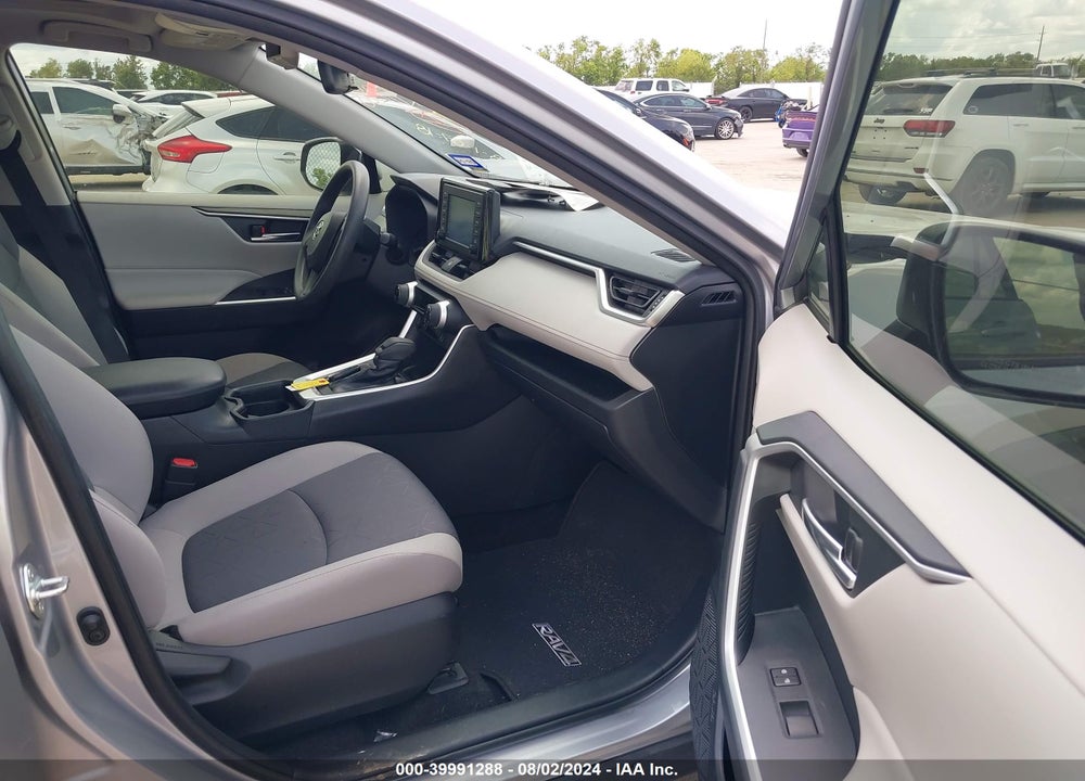 2019 TOYOTA RAV4 XLE VIN: JTMW1RFVXKD030603