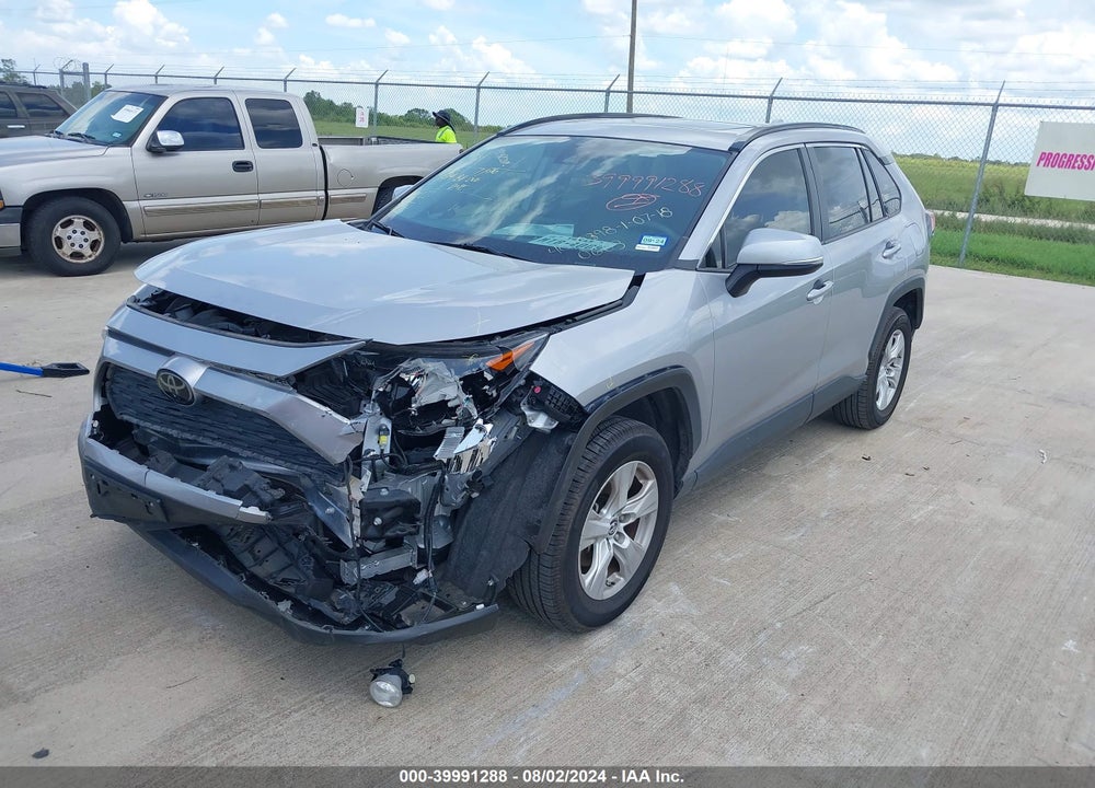 2019 TOYOTA RAV4 XLE VIN: JTMW1RFVXKD030603