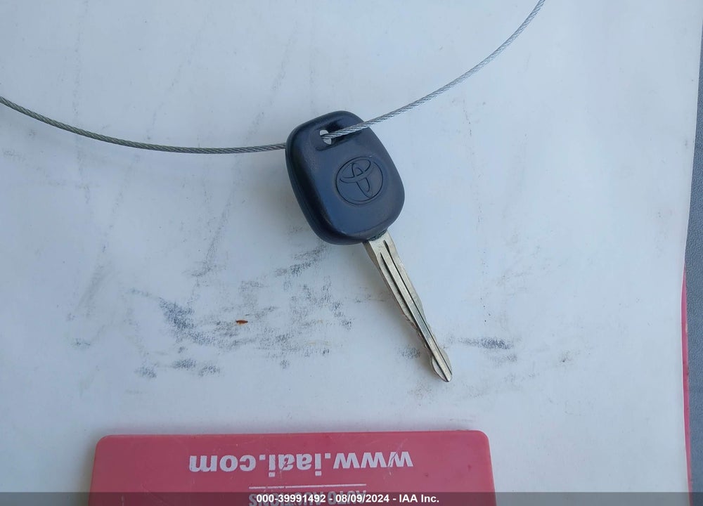2005 TOYOTA COROLLA CE VIN: 2T1BR32E15C471337