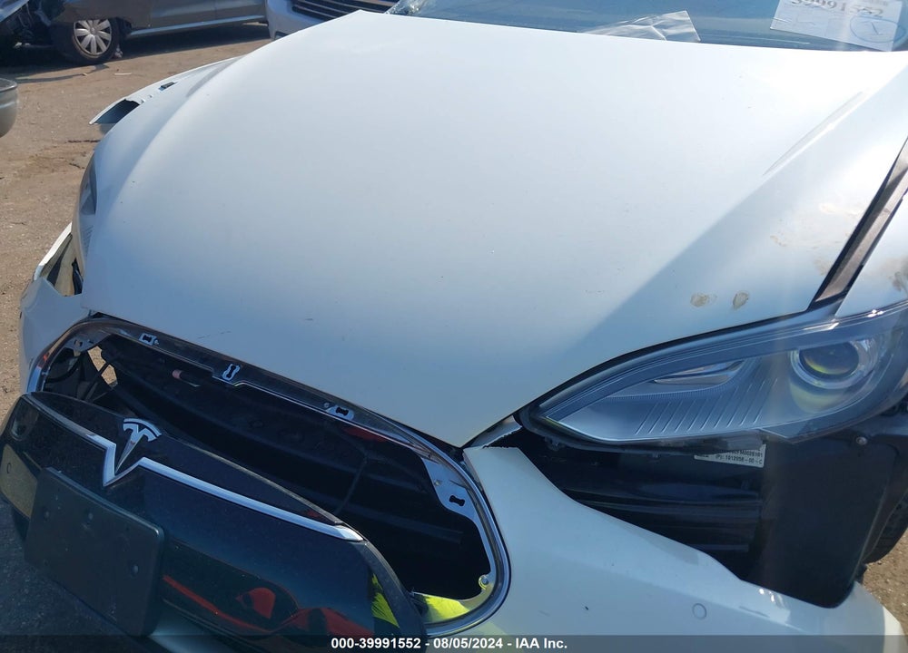 2015 TESLA MODEL S VIN: 5YJSA1H20FF080945