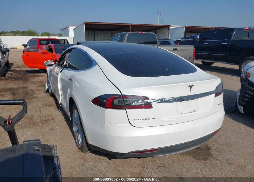 2015 TESLA MODEL S VIN: 5YJSA1H20FF080945