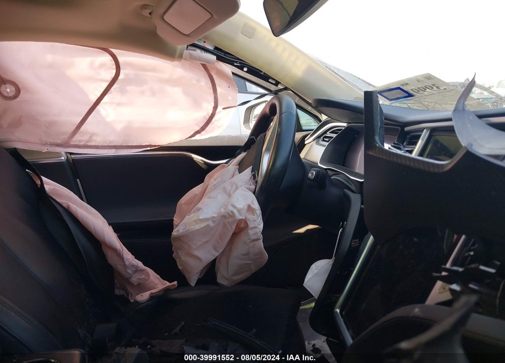 2015 TESLA MODEL S VIN: 5YJSA1H20FF080945