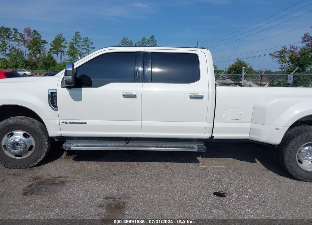 2022 FORD F-350 LARIAT VIN: 1FT8W3DT1NEG09079