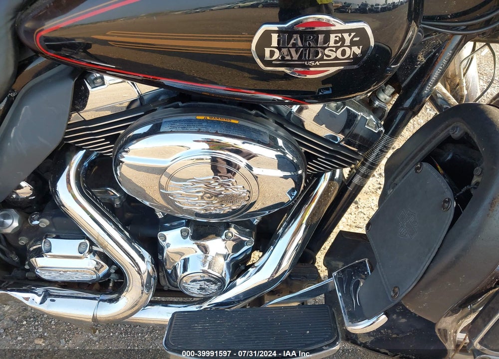 2011 HARLEY-DAVIDSON FLHTCU VIN: 1HD1FC413BB608785
