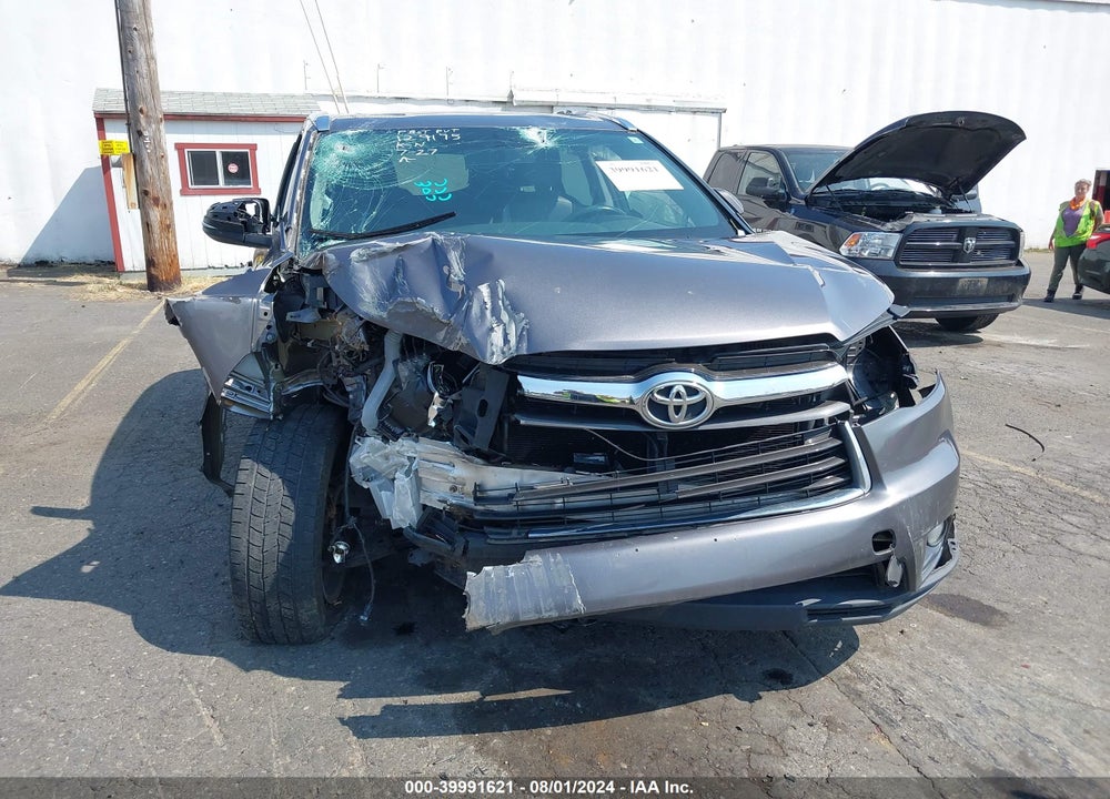 2015 TOYOTA HIGHLANDER XLE V6 VIN: 5TDJKRFH7FS192278