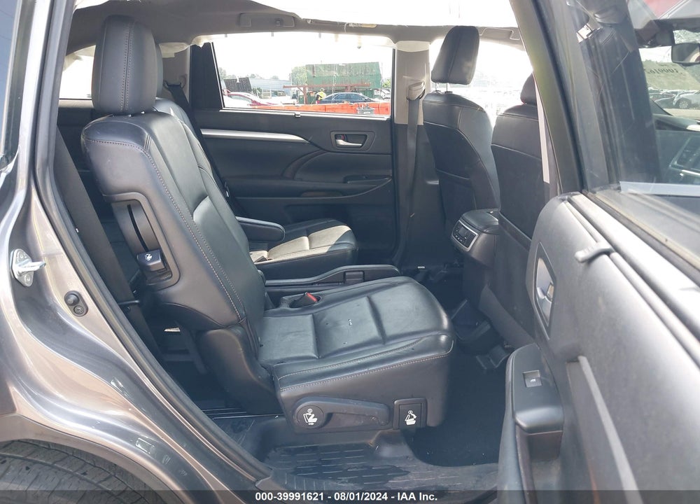 2015 TOYOTA HIGHLANDER XLE V6 VIN: 5TDJKRFH7FS192278