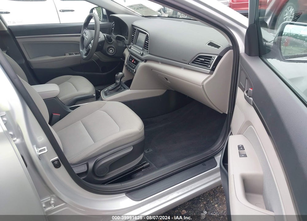 2017 HYUNDAI ELANTRA SE VIN: 5NPD84LF5HH134826