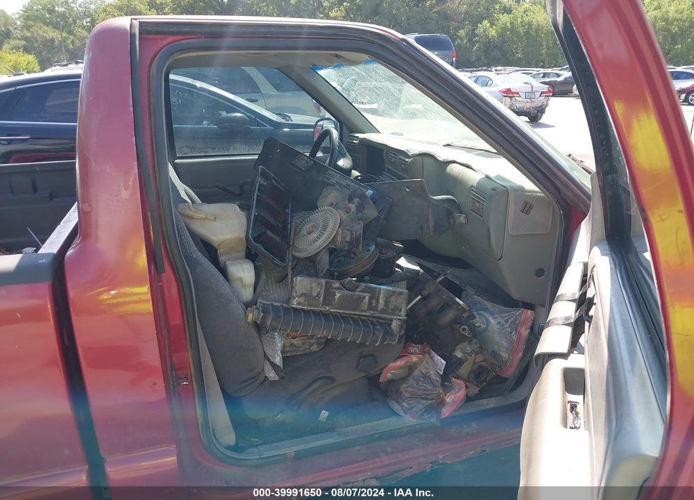 1995 CHEVROLET S TRUCK S10 VIN: 1GCCS1440S8204117