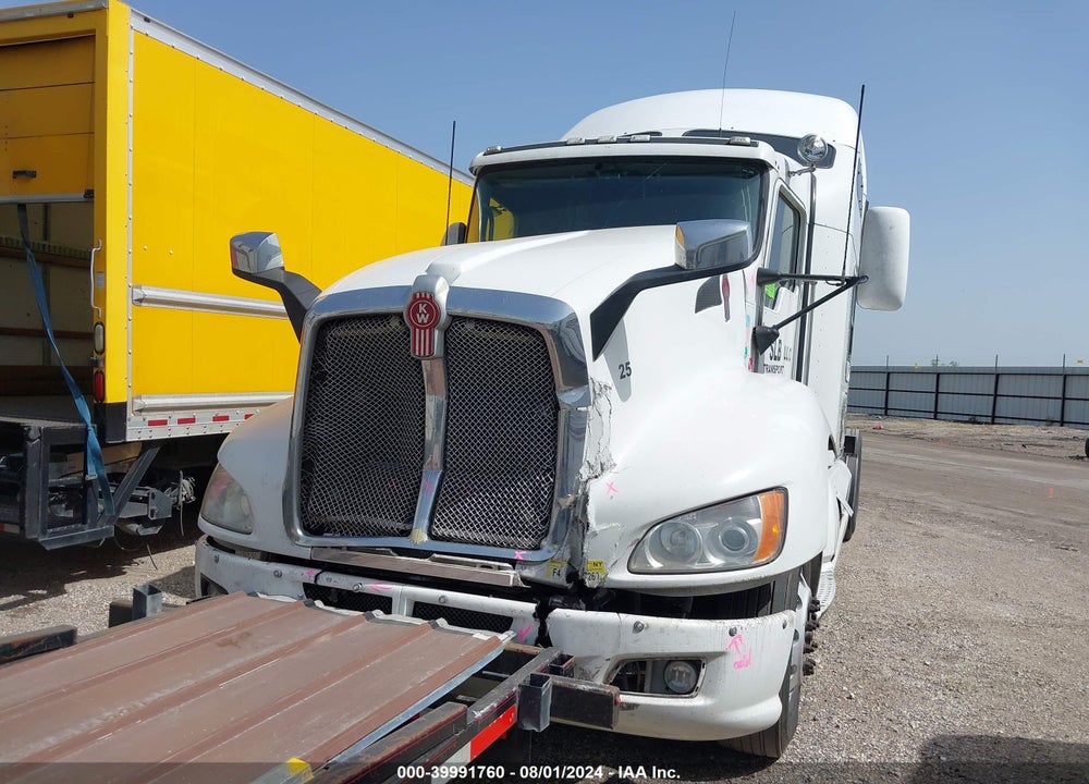 2010 KENWORTH T660 T660 VIN: 1XKAA49X3AJ272275