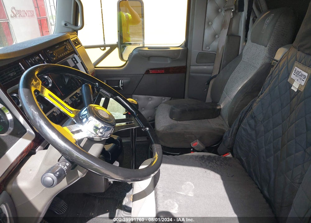 2010 KENWORTH T660 T660 VIN: 1XKAA49X3AJ272275
