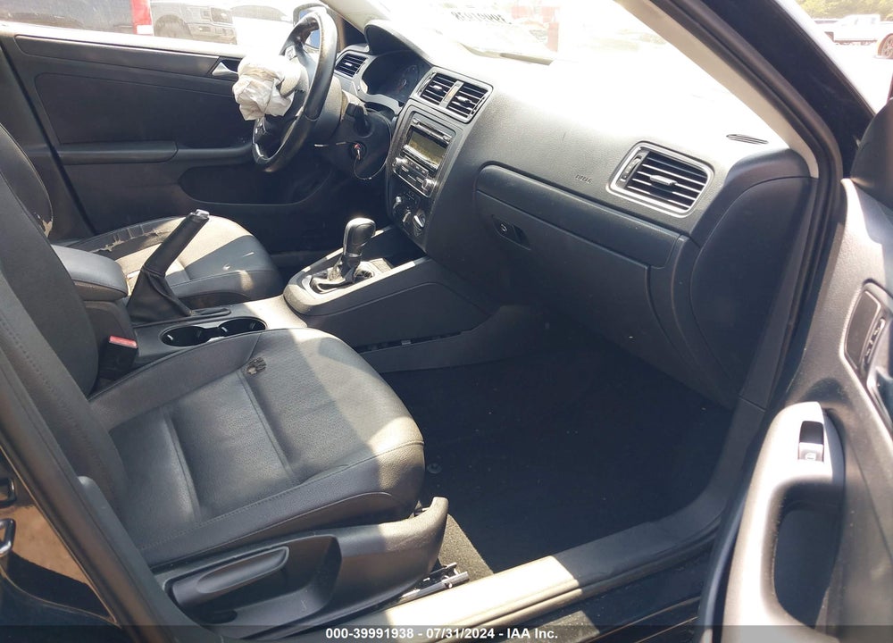 2011 VOLKSWAGEN JETTA 2.5L SE VIN: 3VWDZ7AJ3BM365289