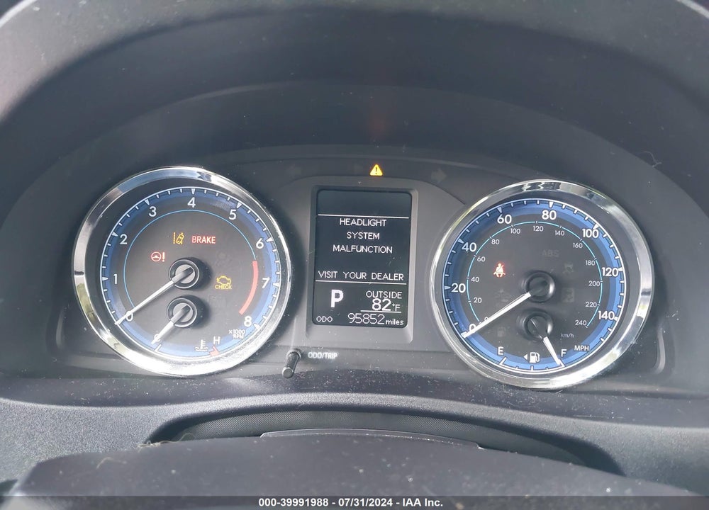 2019 TOYOTA COROLLA LE VIN: 2T1BURHE6KC236081