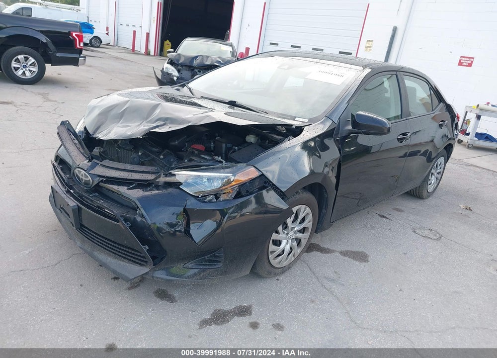 2019 TOYOTA COROLLA LE VIN: 2T1BURHE6KC236081