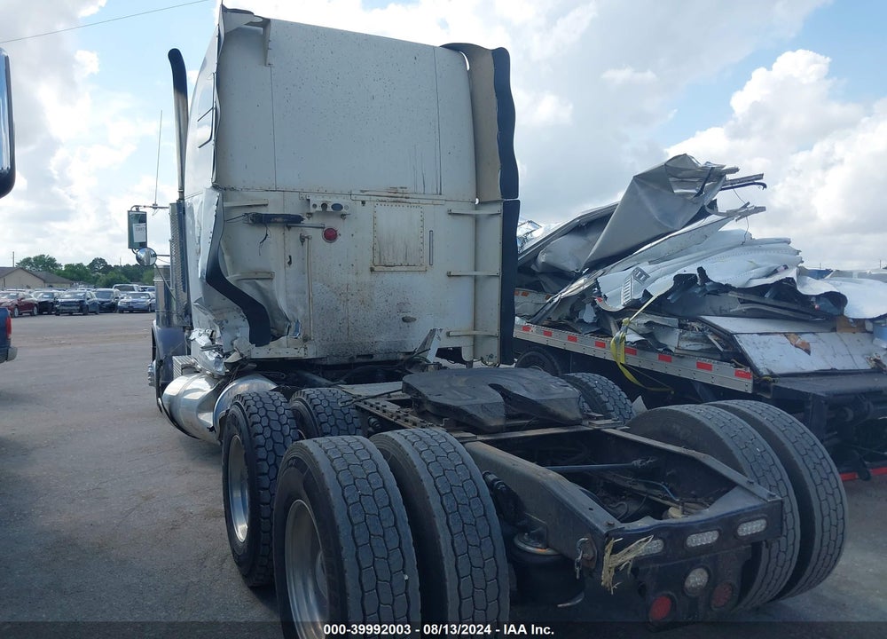2005 FREIGHTLINER FLD132 XL CLASSIC VIN: 1FUJAPCK65DN35849