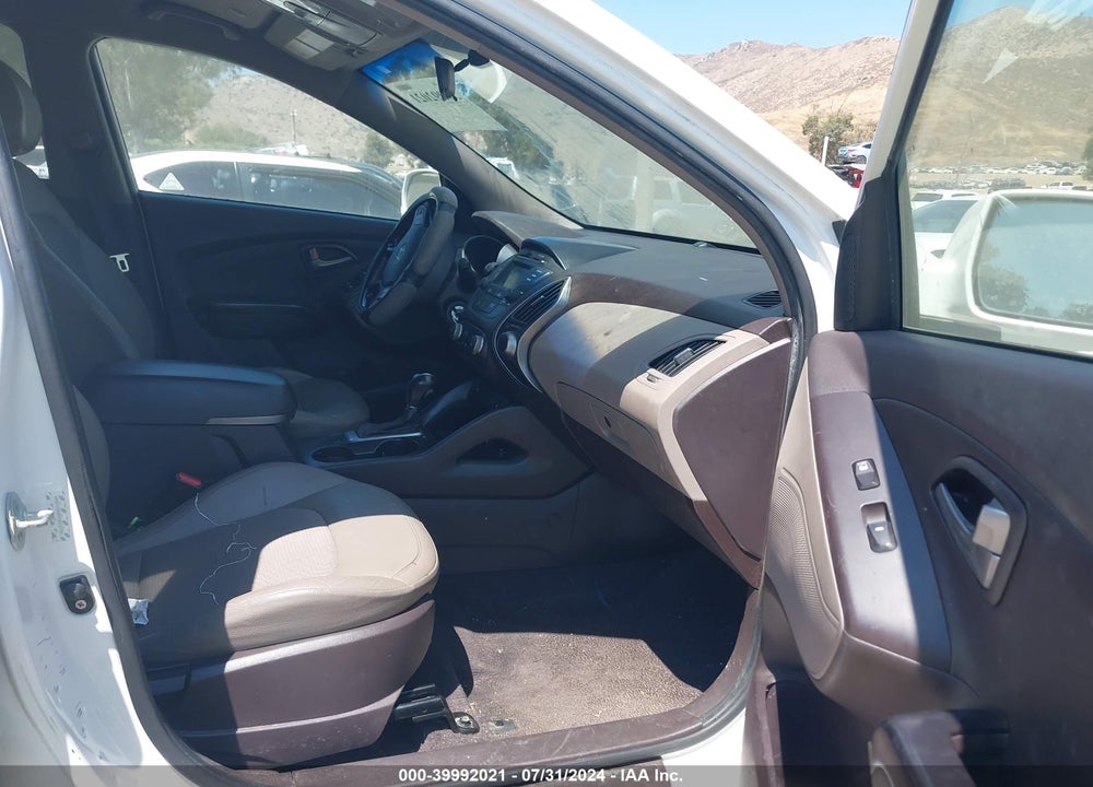 2015 HYUNDAI TUCSON SE VIN: KM8JU3AG0FU010756