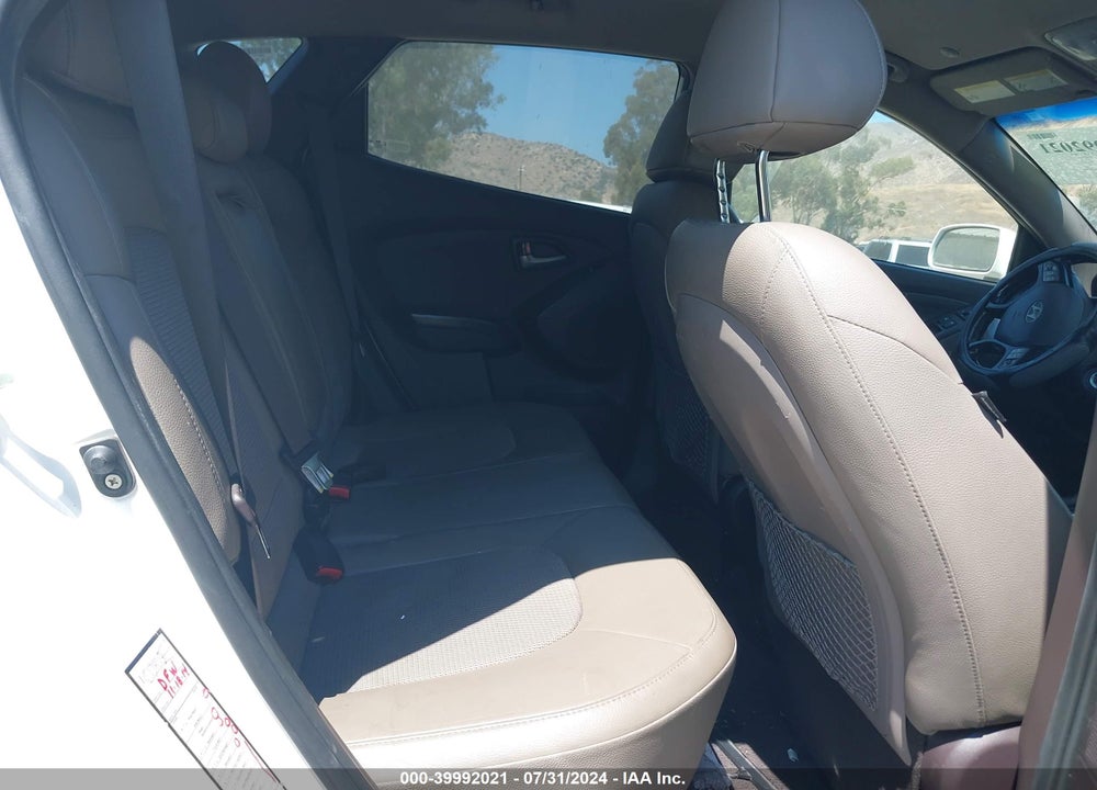 2015 HYUNDAI TUCSON SE VIN: KM8JU3AG0FU010756