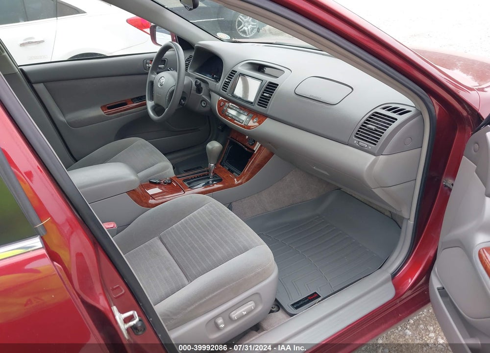2005 TOYOTA CAMRY XLE VIN: 4T1BE32K15U401398
