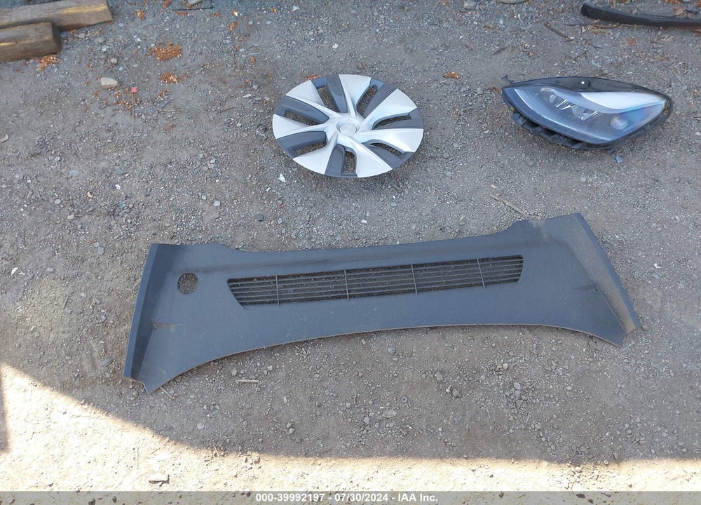2023 TESLA MODEL Y VIN: 7SAYGDEEXPF912871